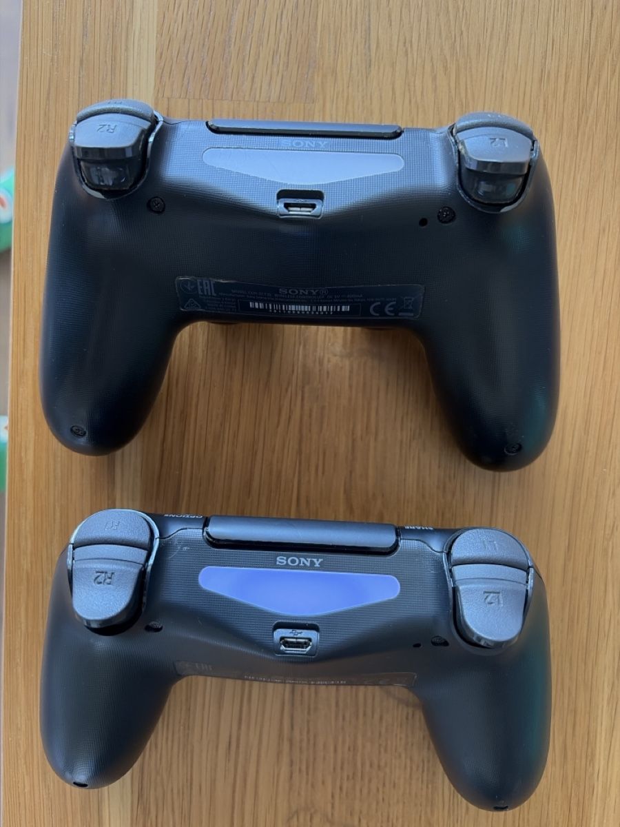 Sony Consoles: Gebrauche PS4 Controller – Défectueux à GÜMLIGEN par DJ-Jana 1