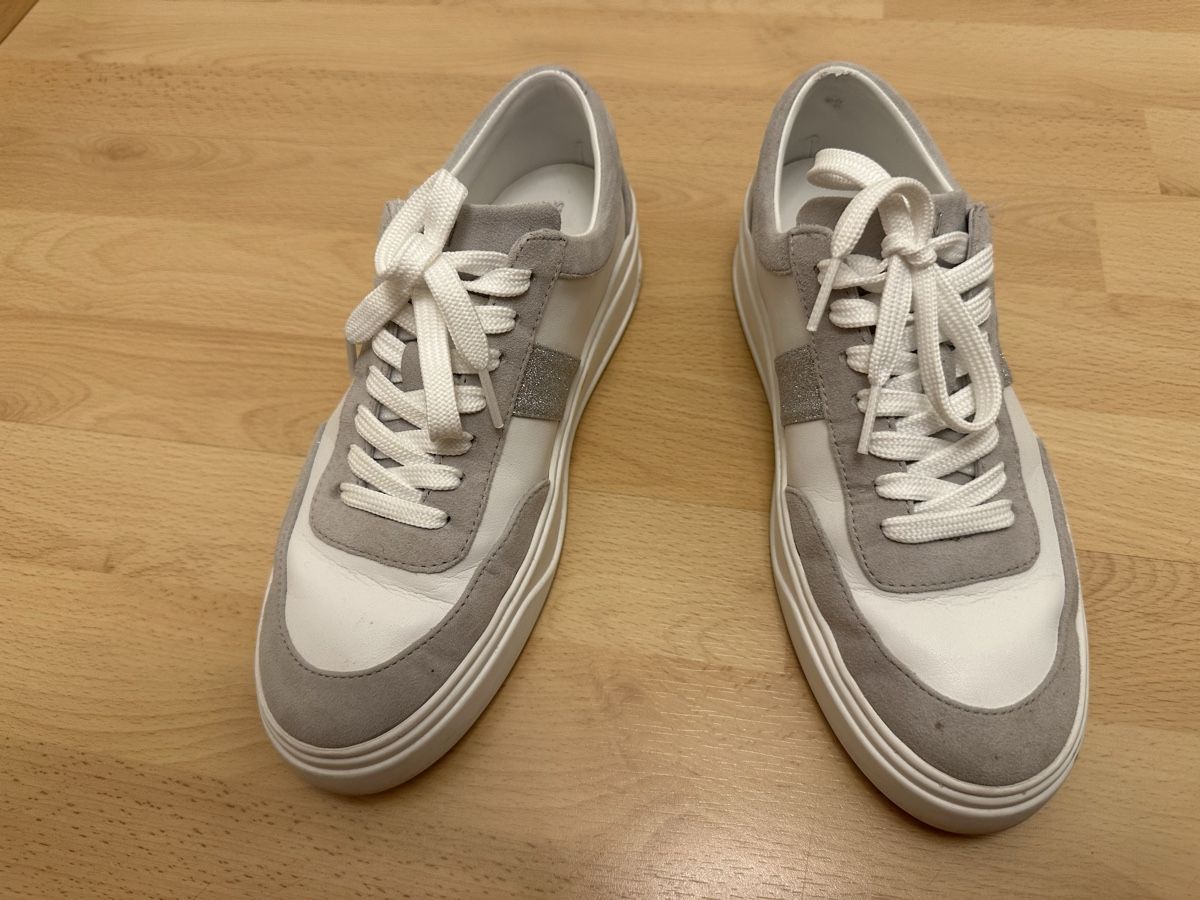 Stuart Weitzman Scarpe da donna: Sneakers Stuart Weitzman Grau Weiss Leder Grösse 38 – Usato da Zug venduto da S6403 6