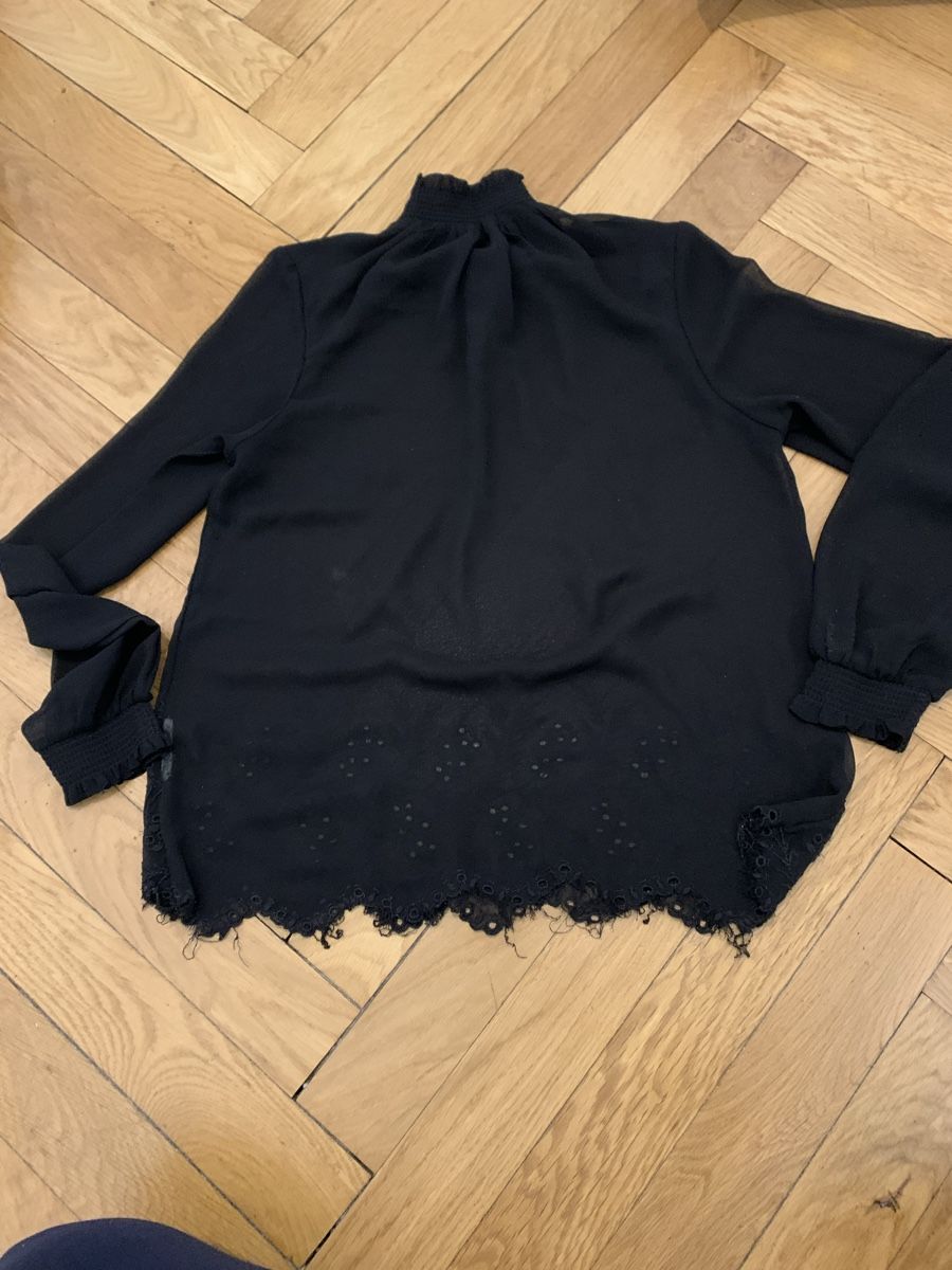 Top: Blouse noire transparente  – Usato da Genève venduto da rez_c6c6