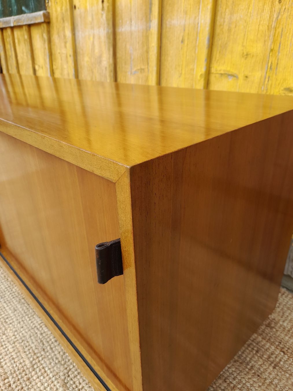Cassettiere: Florence Knoll Sideboard Nussbaum – Usato da Haslen AI venduto da Vintagelix 9