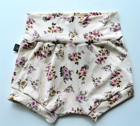 Kurze Hose/Hotpants mit Blumen 116 NEU