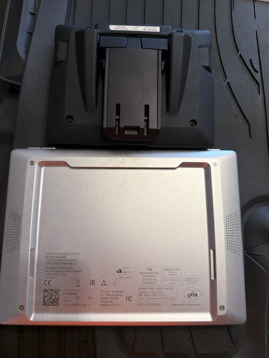 Tablet PC: Porsche ecran pour sièges. – Usato da Romont FR venduto da sergio_yap