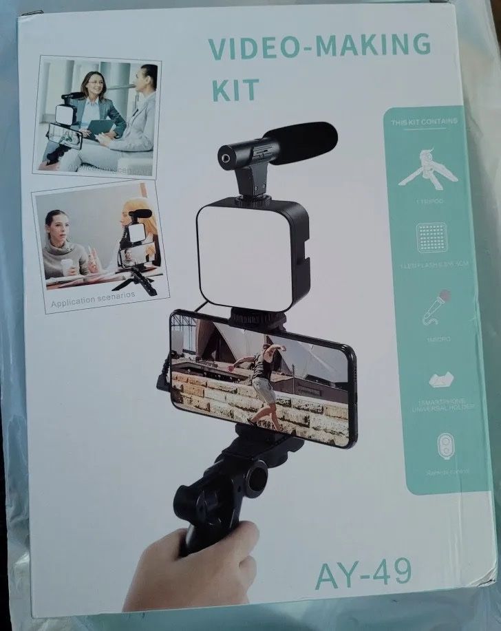 Treppiedi & Teste: Trépied avec accessoires pour téléphone – Nuovo e nell'imballaggio originale da Vétroz venduto da Fabio-B 1