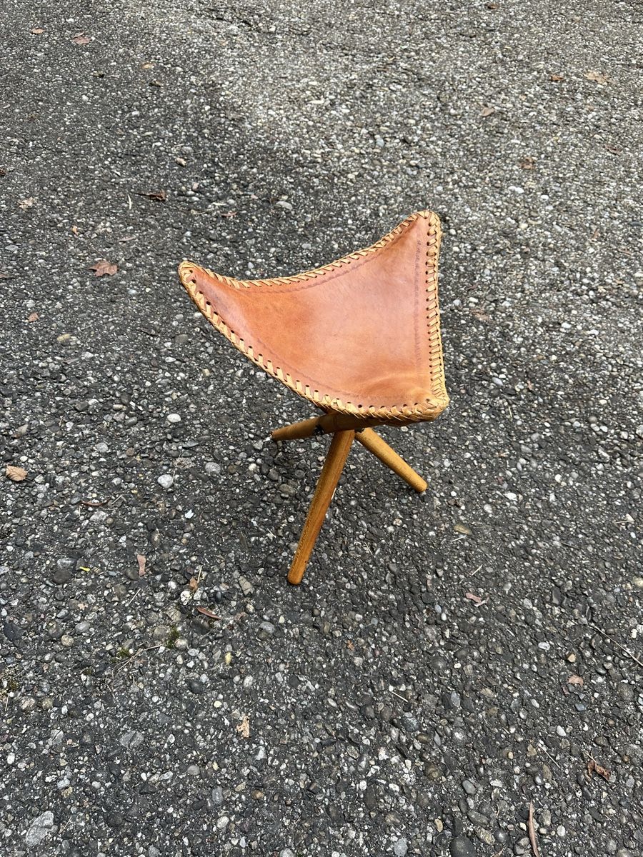 Sgabelli: dreibeiniger Vintage Hocker – Usato da Zürich venduto da frauflufelberg 5