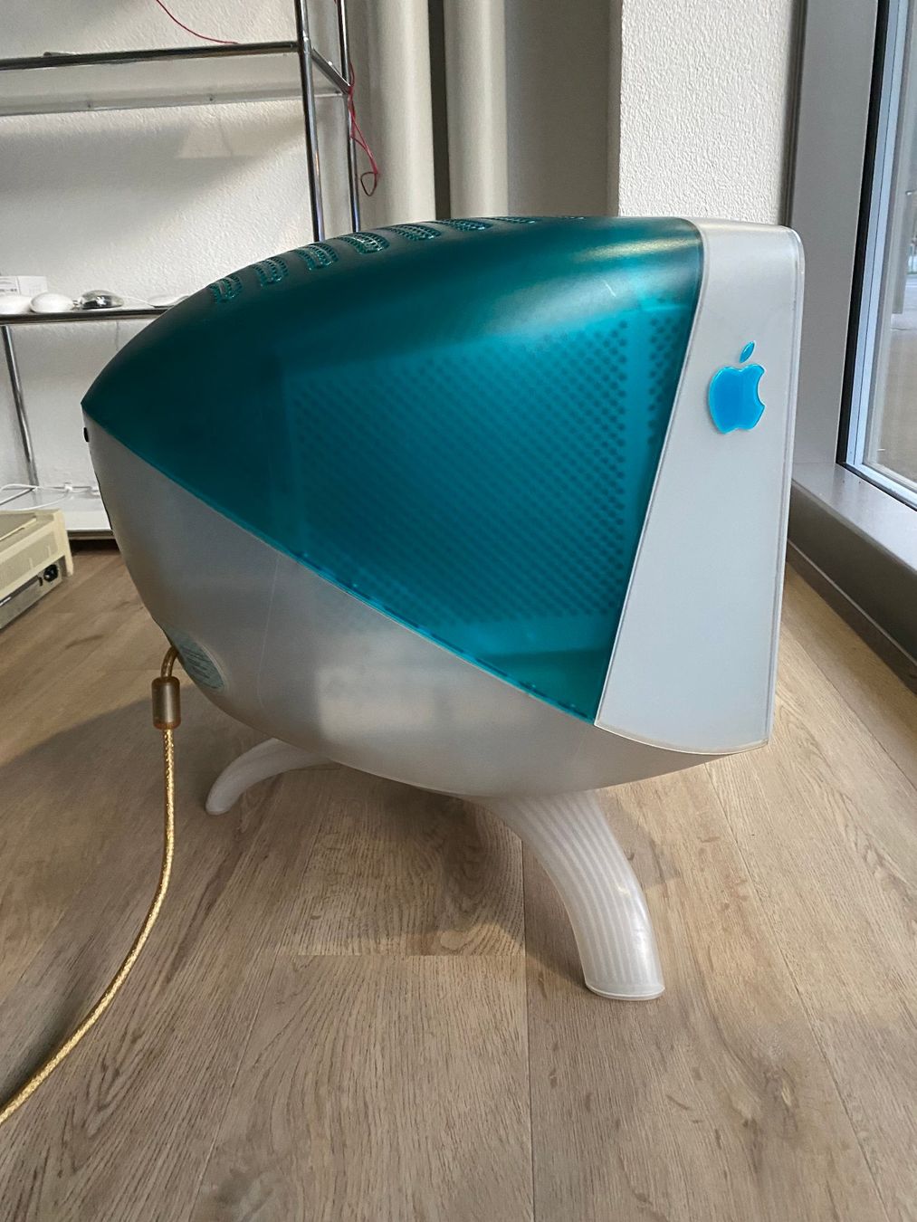 Apple Monitor: Apple Studio Display 17 CRT Blueberry VGA Sony Trinitron – Difettoso da Wetzikon ZH venduto da BackToRetro 4