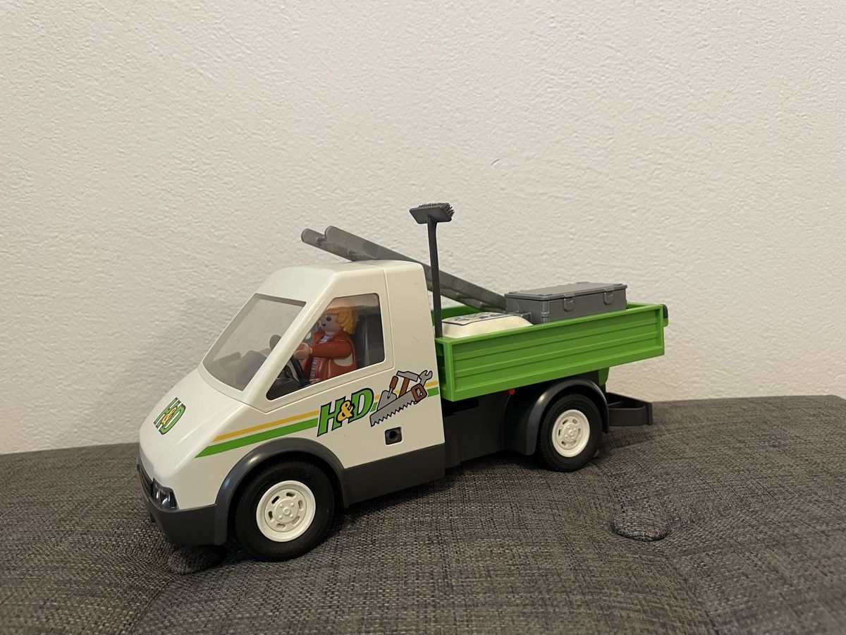 Playmobil Spielzeuge: Playmobil-LKW mit Zubehör – Gebraucht aus Chur von Tsambiko 1