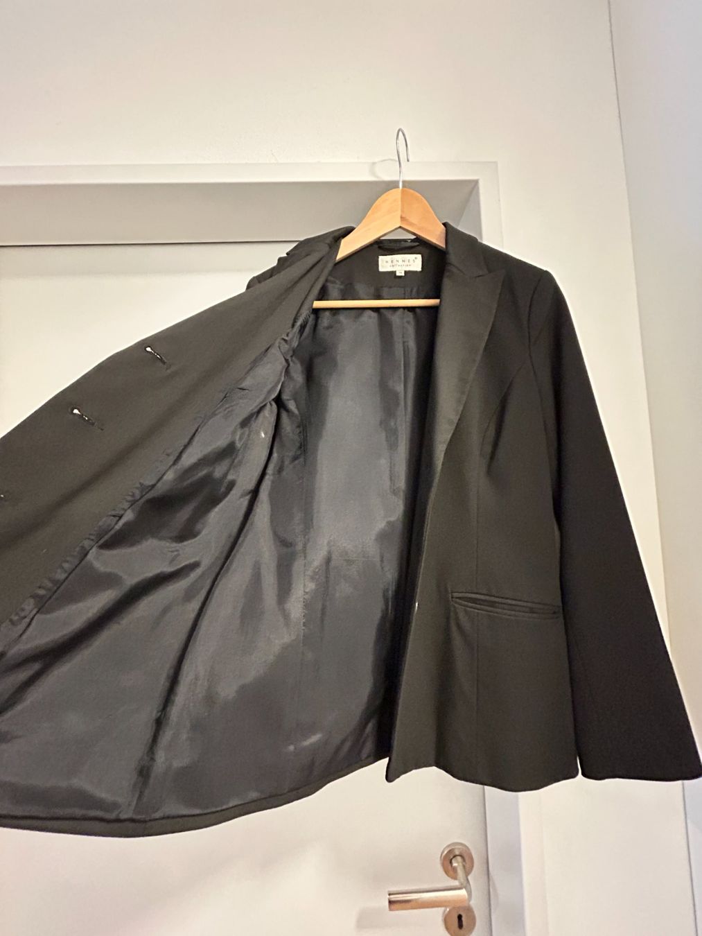 Giacche: Eleganter schwarzer "Hennes" Blazer Gr 38 -blazer élégant – Usato da Küsnacht ZH venduto da filo_fila8700 3