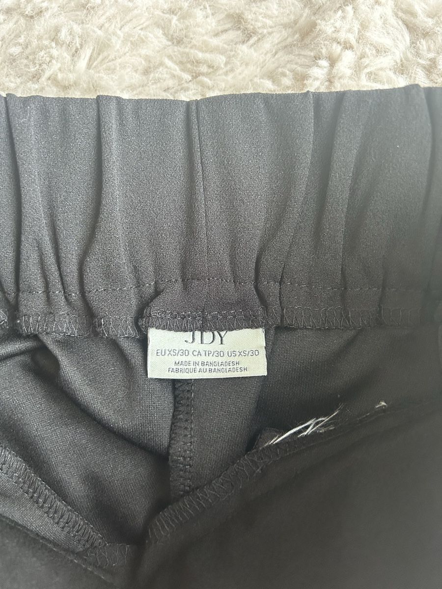 Pantaloni: Hosen JDY schwarz Grösse XS – Usato da Appenzell venduto da wep 1