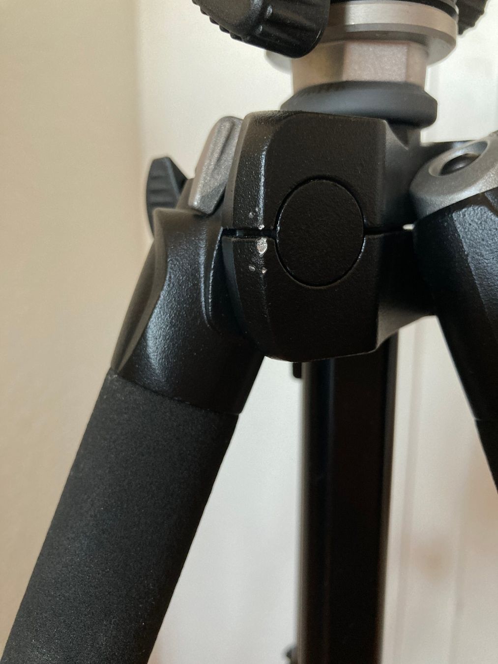 Manfrotto Stative & Köpfe: Trépied Manfrotto – Gebraucht aus Genève von cricri159 4