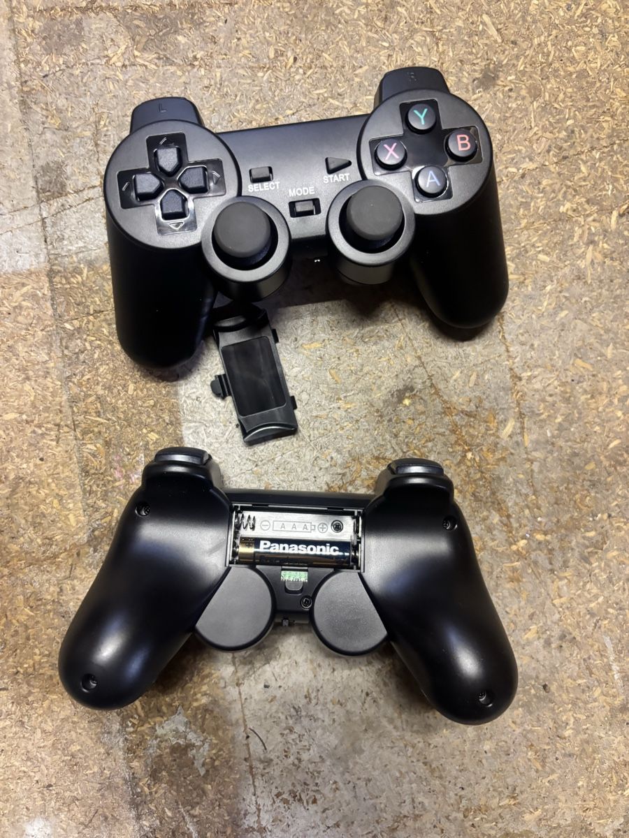 Consoles: Retro Gamekonsolen mit Games – Neuf (Voir description) à Zürich par Saho86 1