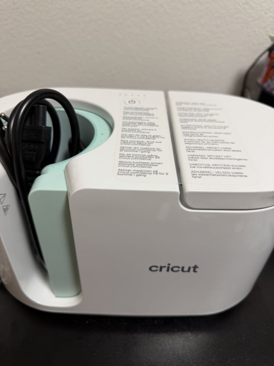 Tutte le macchine: Cricut Mug Press – Nuovo (secondo la descrizione) da Zürich venduto da bebi8