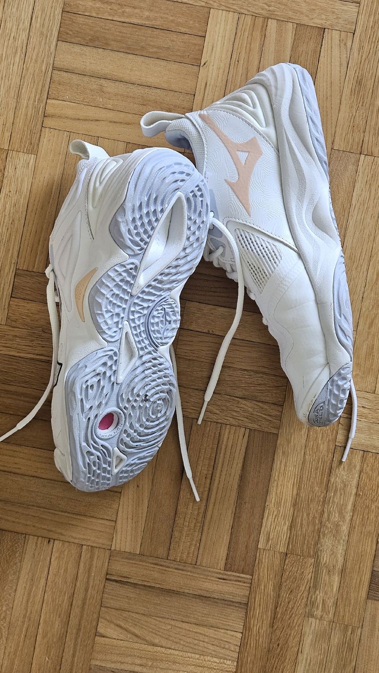 Mizuno Scarpe da donna: Volleyballschuh Grösse 39 – Usato da Emmenbrücke venduto da L_W 2