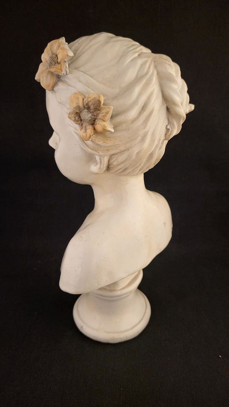 Statuette: Büste Mädchen mit Blumen im Haar – Usato da Basel venduto da spinne02 3