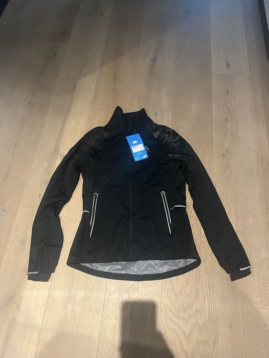 Odlo Giacche: Odlo Ladies Running Jacket - Black - Size Small – Nuovo e nell'imballaggio originale da Kloten venduto da Sz.Cz11