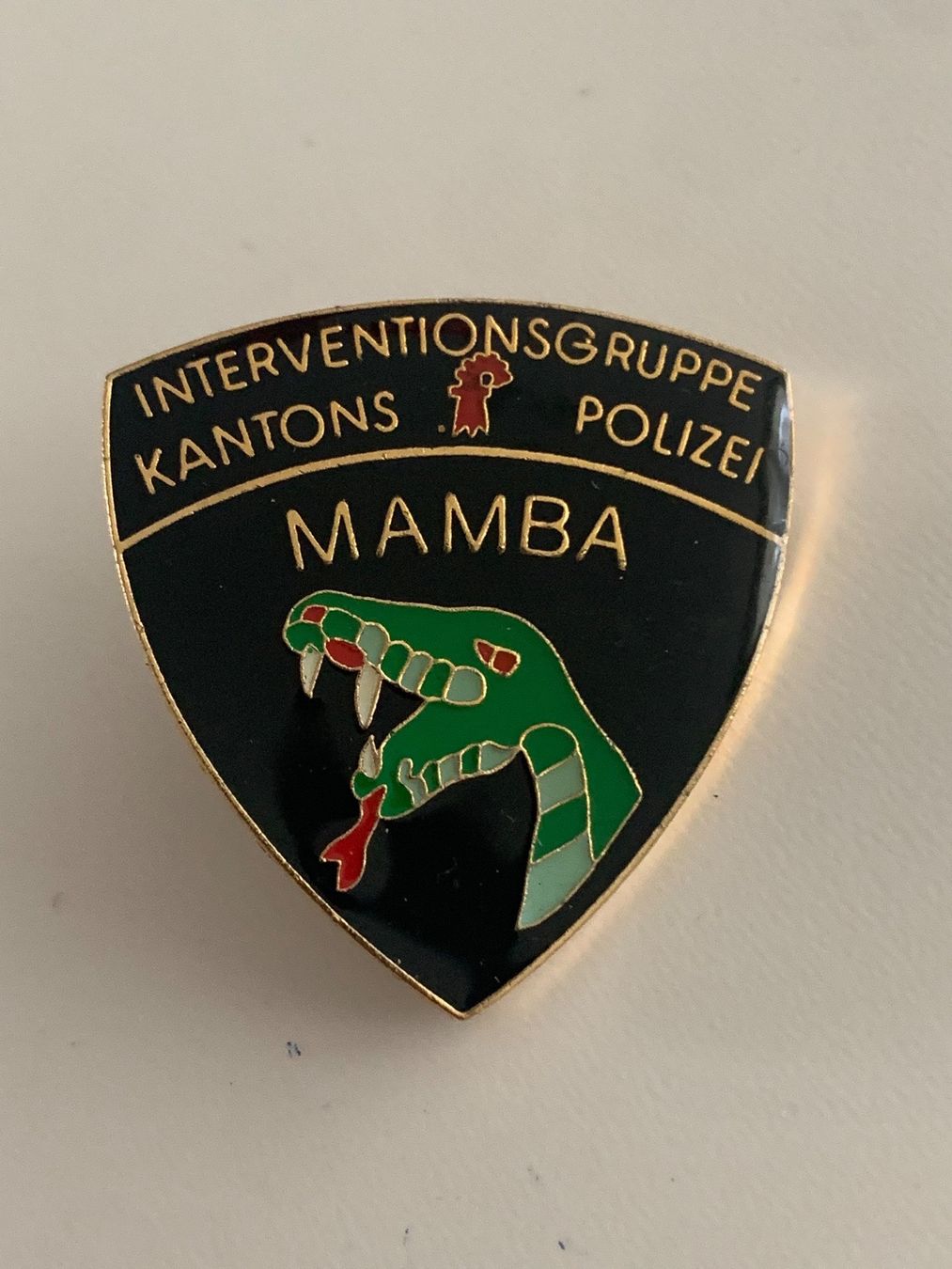 Plaketten & Abzeichen: Pin Polizei Baselland Interventionseinheit MAMBA – Gebraucht aus Basel von fasnachtsoutlet1965