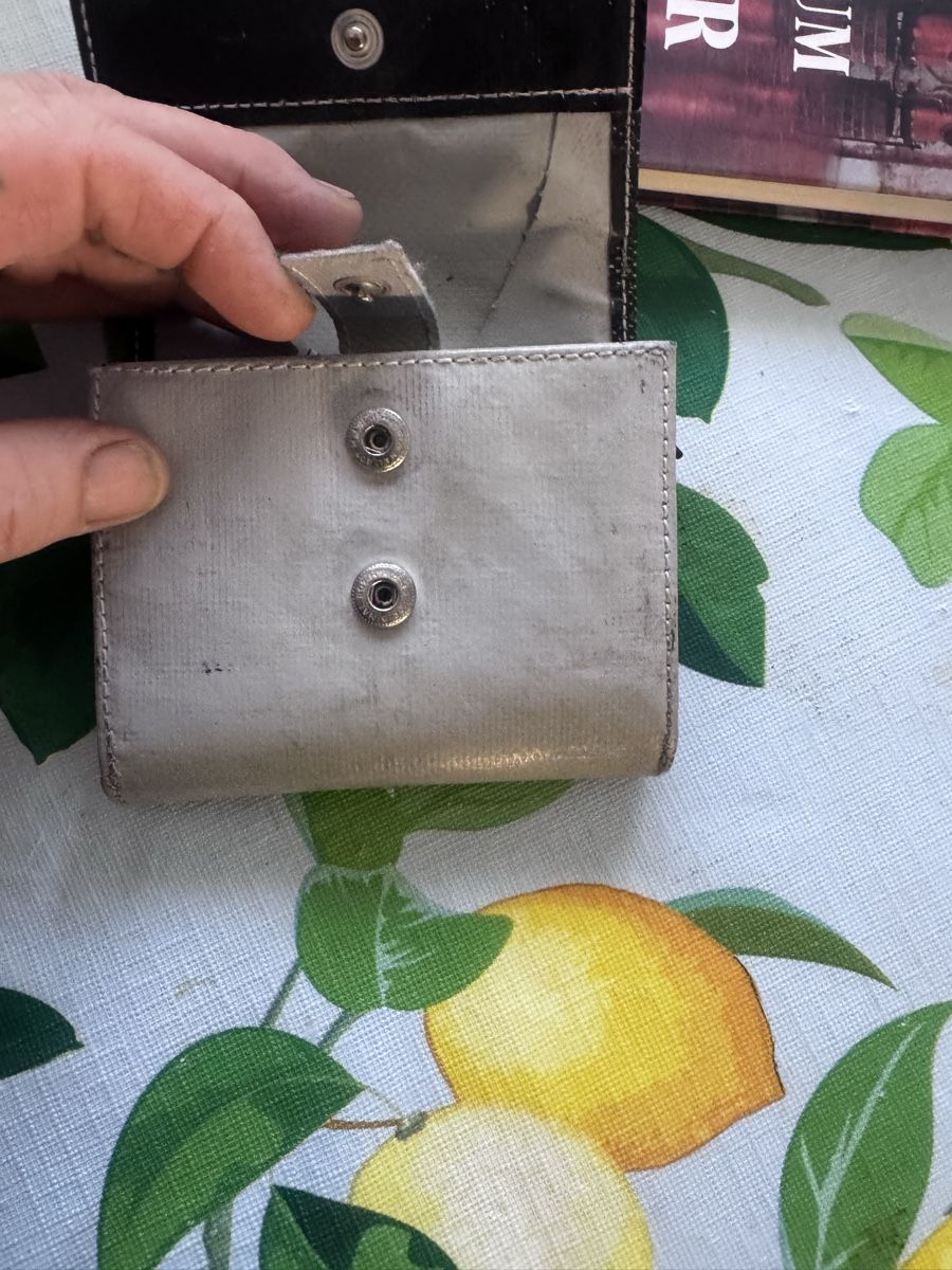 Freitag Brieftaschen: Freitag Geldbörse – Gebraucht aus Orpund von Rhodes0 1