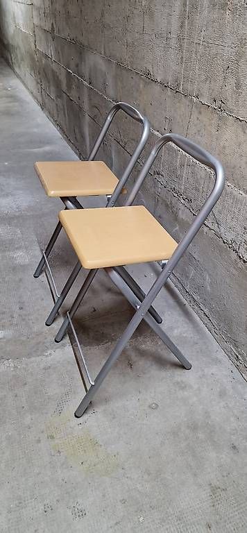 Hochstühle: 2 chaises de bar en bois – Gebraucht aus Meyrin von April73 1
