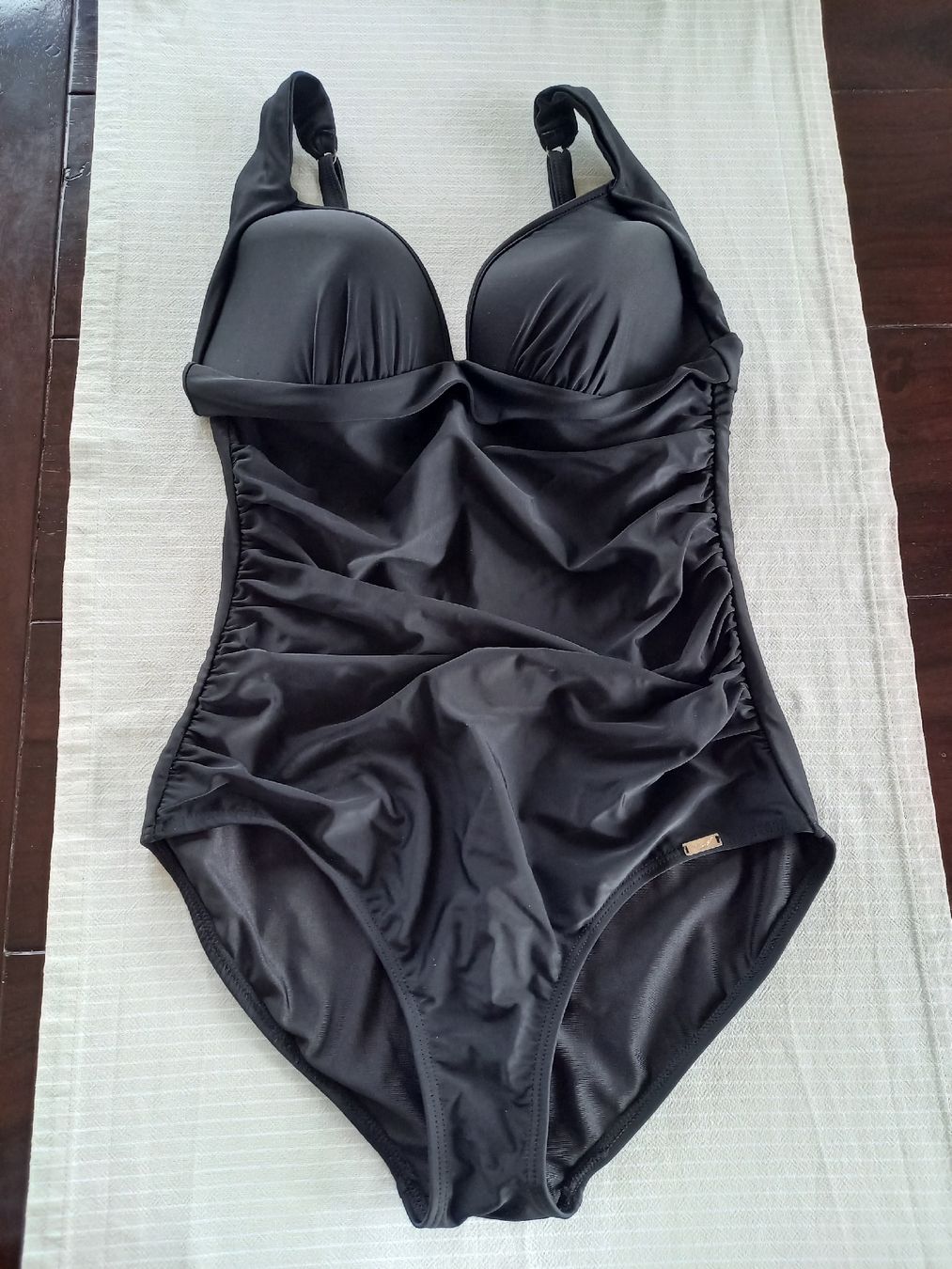 Badekleider & Bikinis: Badeanzug schwarz – Neu (gemäss Beschreibung) aus Winterthur von leo_ywb7