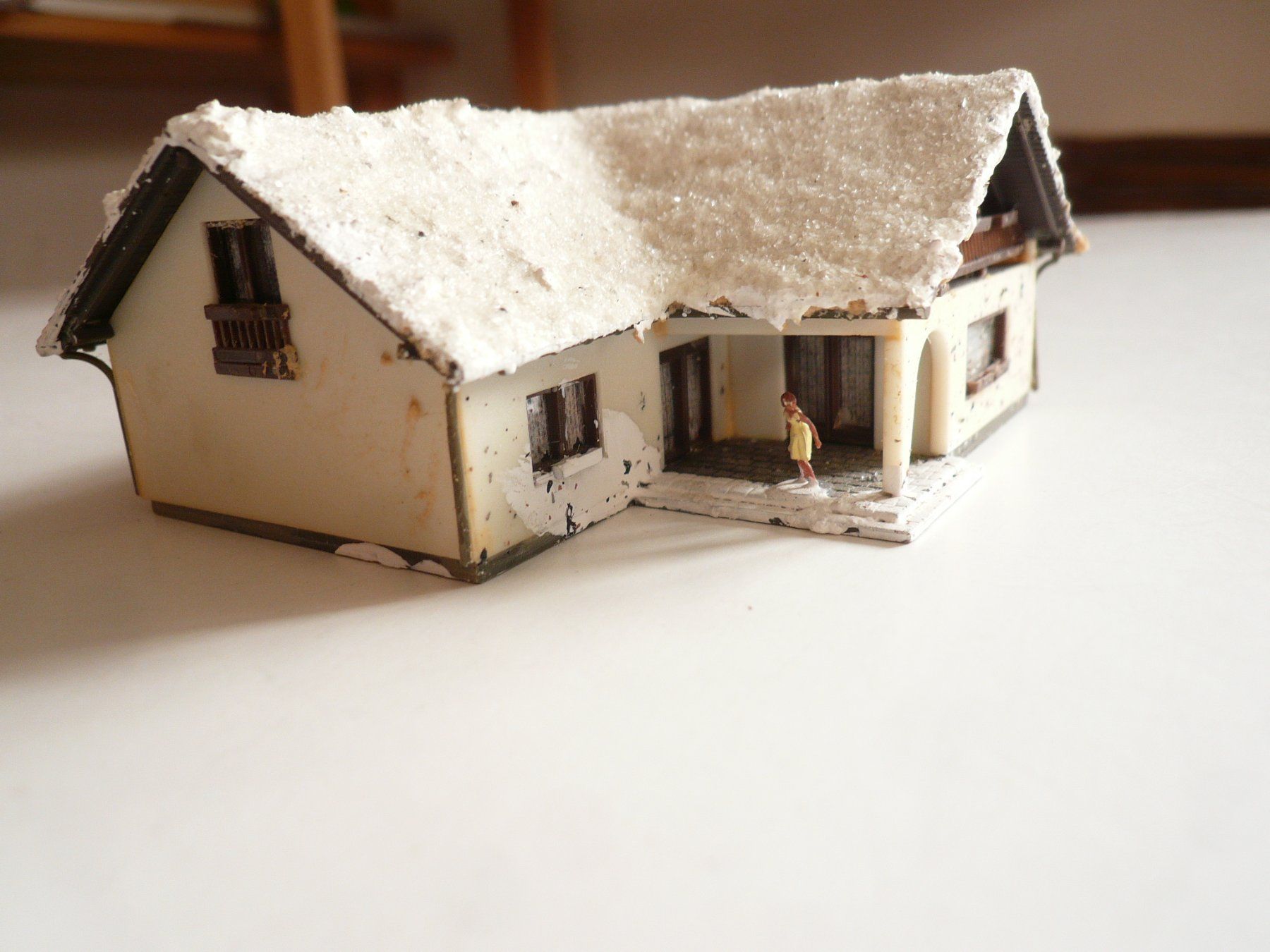 Faller Modelleisenbahnen: HAUS MIT SCHNEE SPUR N   (1) – Gebraucht aus Pfaffnau von nolff