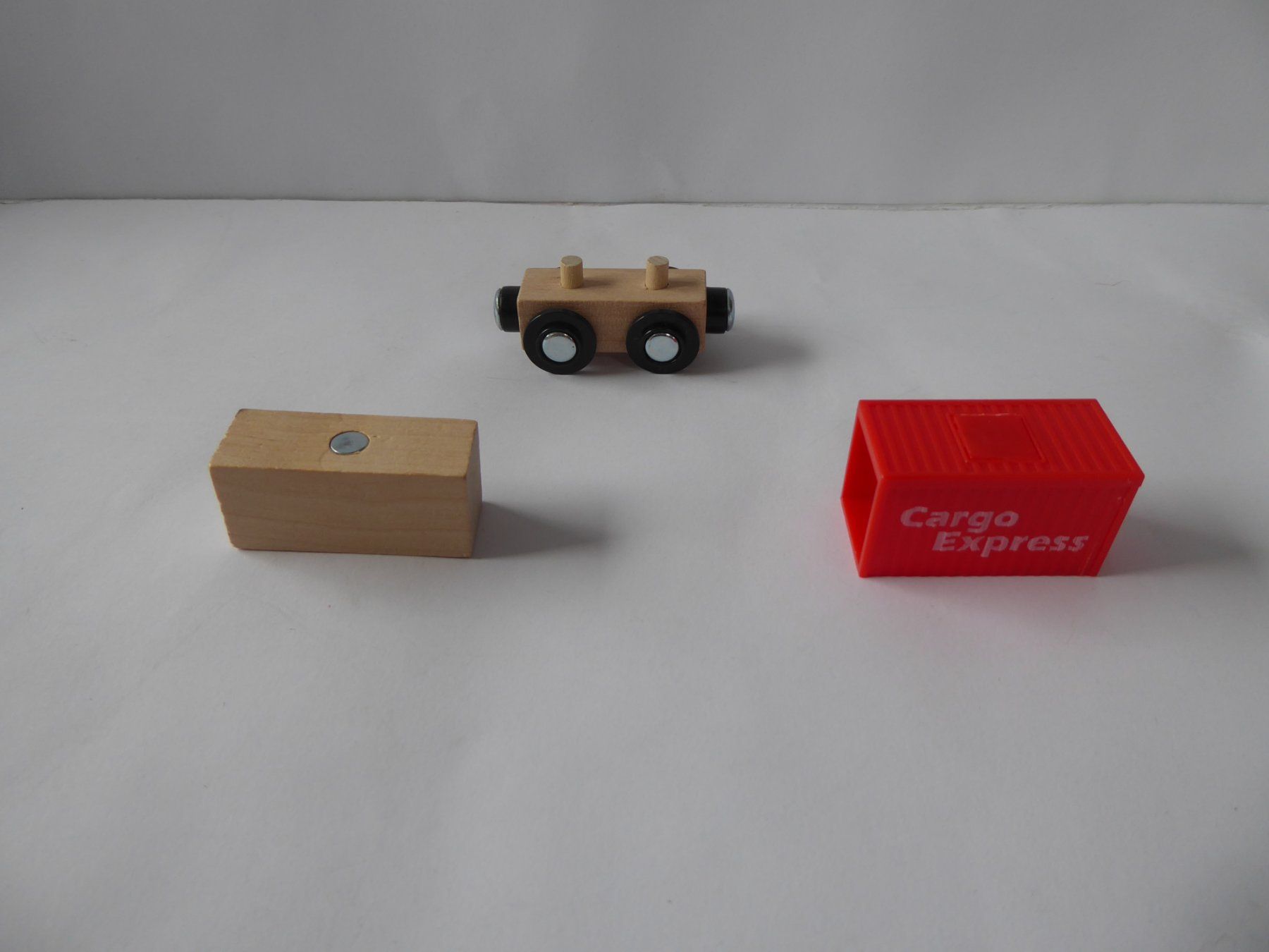 Giocattoli: Innovakids Wagen, 2 Container....zu Brio Bahn passend, neu – Nuovo (secondo la descrizione) da Turbenthal venduto da Nautop