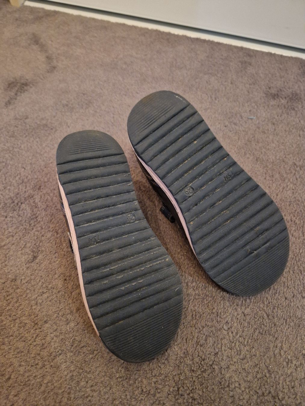 Scarpe da uomo: Gut erhaltene Kinder Halbschuhe Gr.28 – Usato da Kaisten venduto da Amore_Rio 1