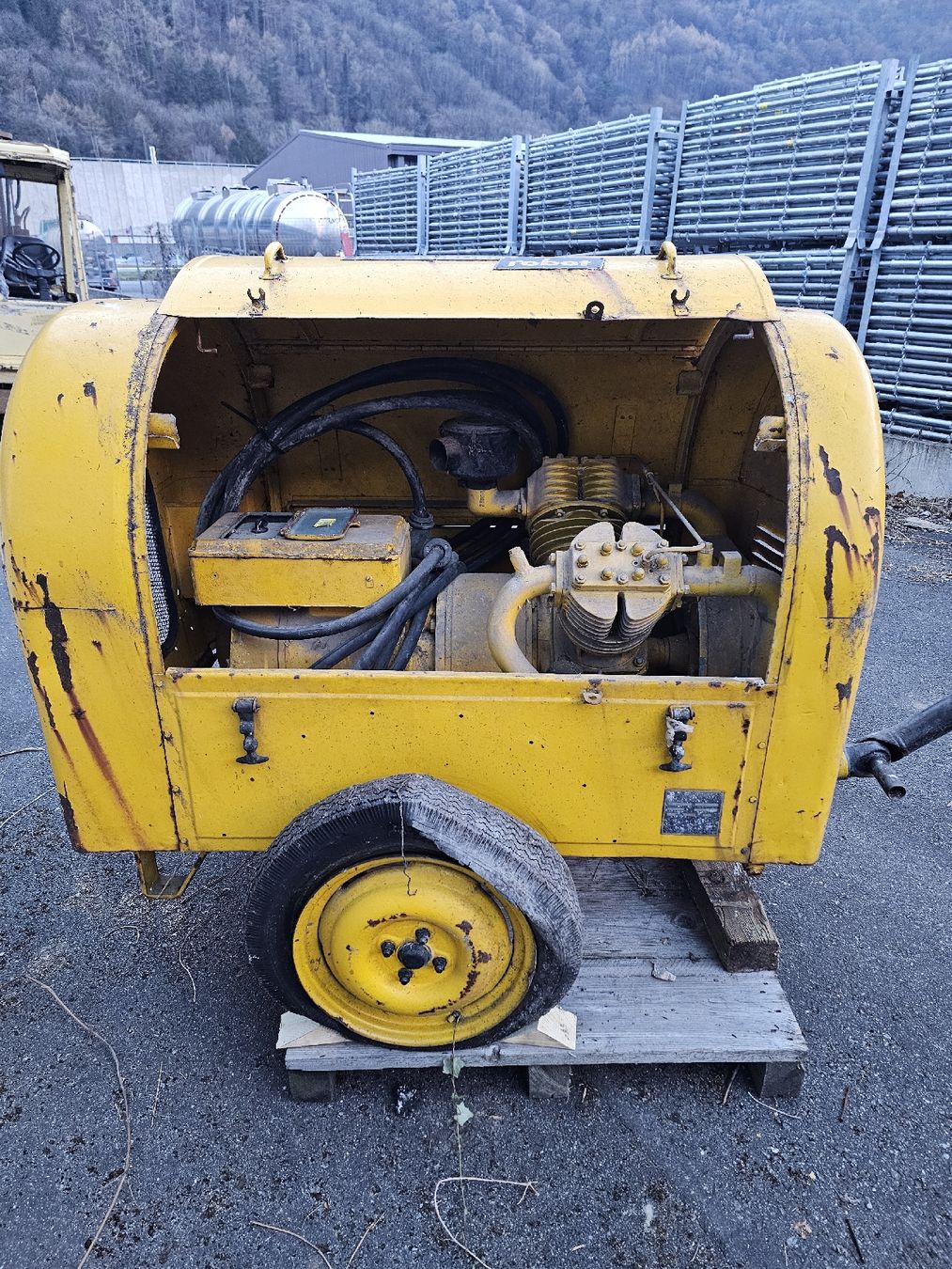 Compressori: Kompressor / Compresseur Pokorny Robot 380V JL – Difettoso da Collonges venduto da arashee 3