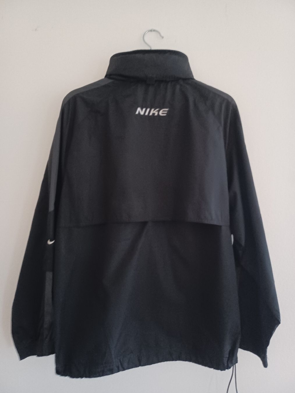 Nike Giacche: Nike Trackjacket – Usato da Zürich venduto da Steves.SA 2