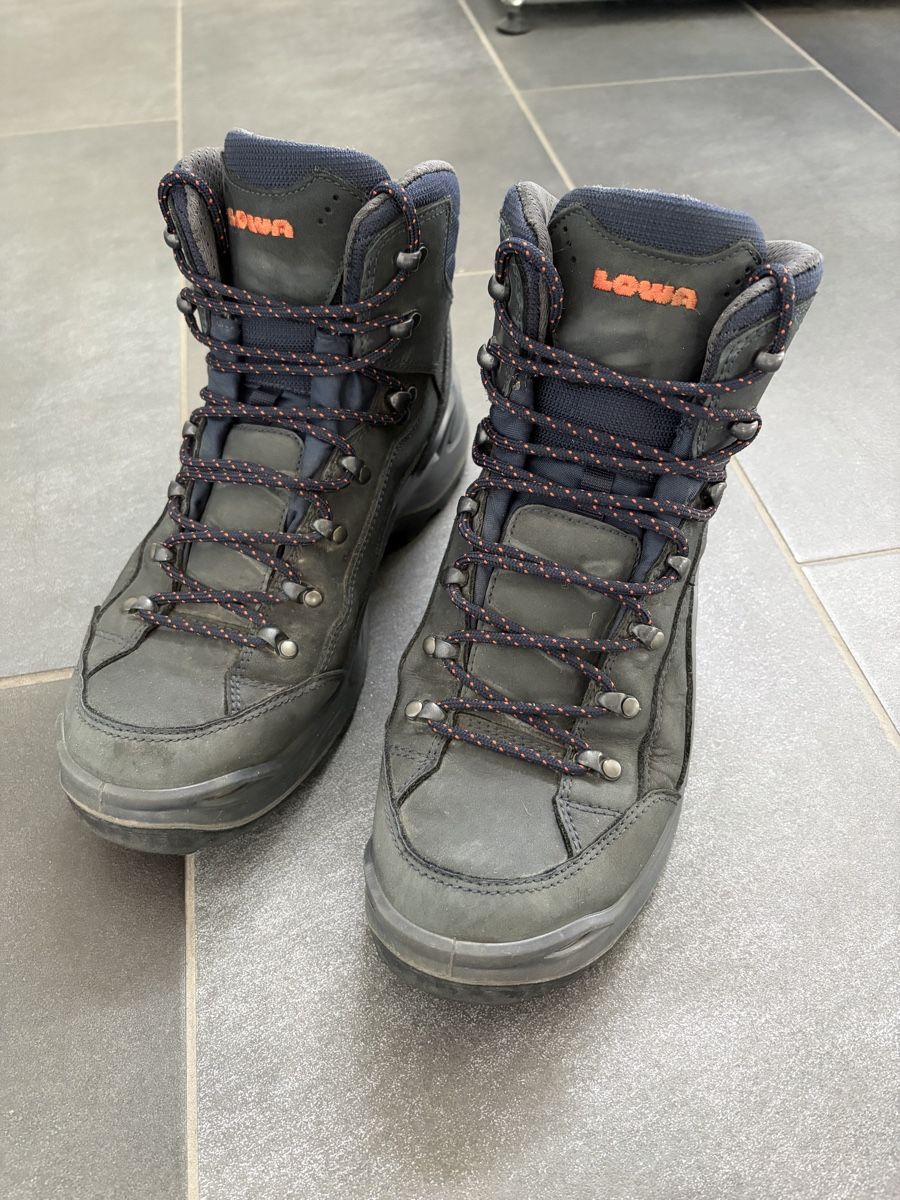 Lowa Herrenschuhe: Wanderschuhe Lowa, Grösse 44 – Gebraucht aus Zwillikon von noellemueller