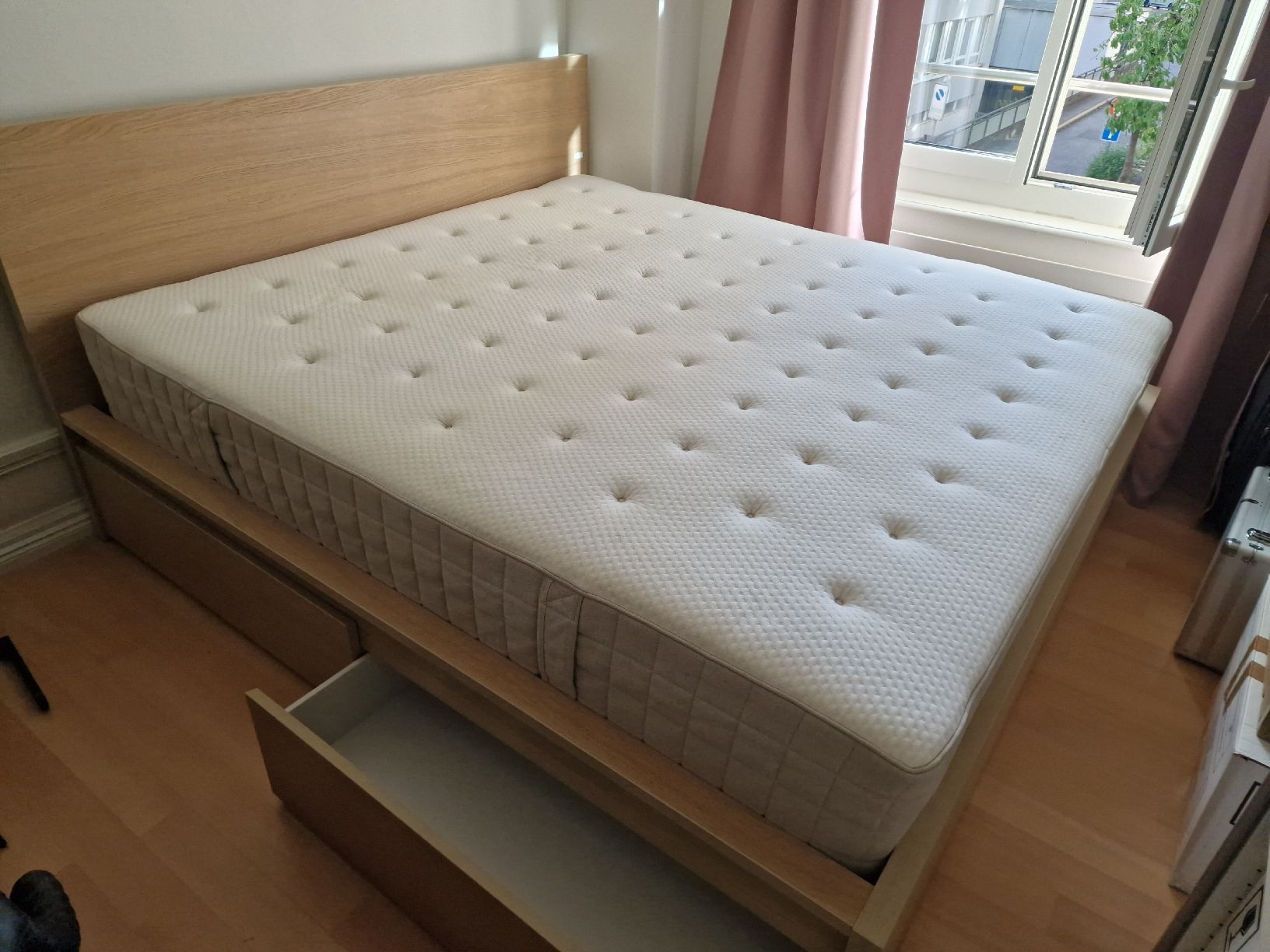 Ikea Letti: Ikea MALM bed – Usato da Zürich venduto da her_pn8q 1