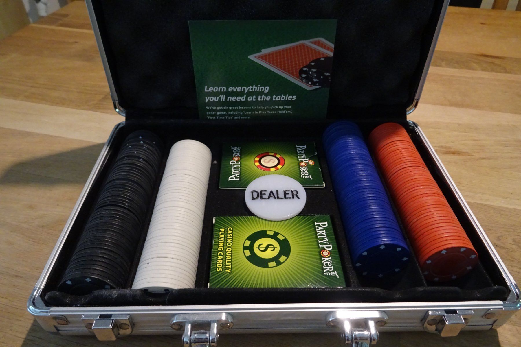 Giochi: Pokerkoffer (für Kinder) mit 200 Chips – Usato da Urtenen-Schönbühl venduto da Chaeppeler 1