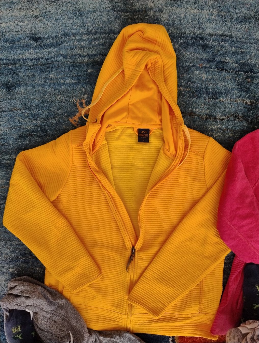 Lotti di vestiti: 4er Set Damen Pullover diverse Marken Grösse L – Usato da Kirchberg BE venduto da lau_ksj5 4
