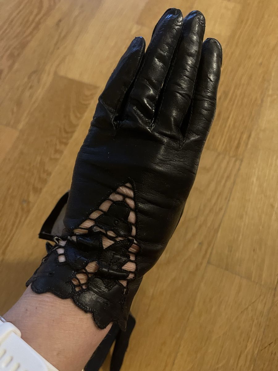 Guanti & manicotti: Handschuhe Schwarze Lederhandschuhe mit Lochmuster Gr. 7 – Usato da Rüschlikon venduto da leo_mwz2 9