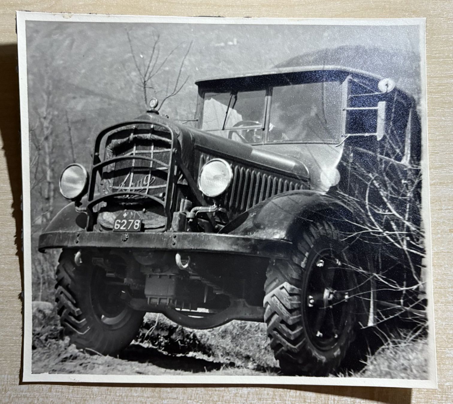 Cartoline postali: SCHWEIZER ARMEE LASTWAGEN IM FELDE – Usato da Ostermundigen venduto da wini63