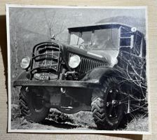 SCHWEIZER ARMEE LASTWAGEN IM FELDE
