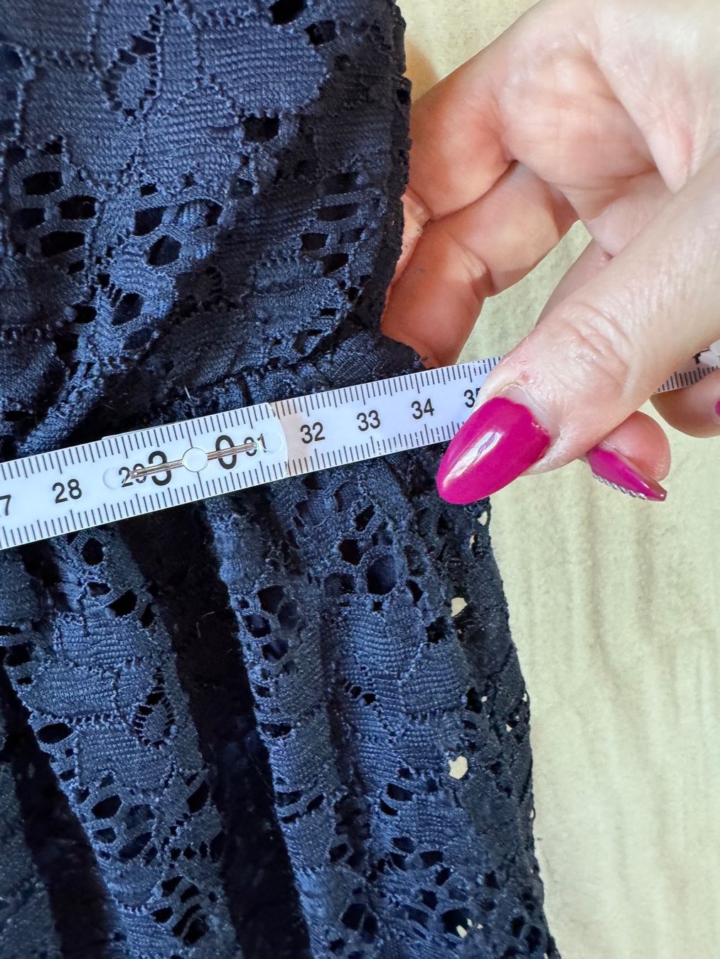 Vestiti: Dunkelblaues Spitzenkleid Gr. L – Usato da Grosswangen venduto da second_hand_dress 3