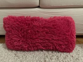 Flauschiges Deko-Kissen in Pink