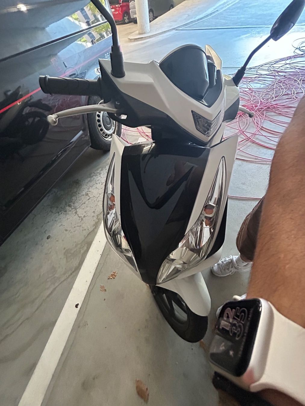 Honda Scooters: Top gepflegter Honda Roller mit Helm – Gebraucht aus Dättwil AG von Ronjastoll1 3