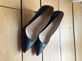 Hugo Boss Pumps Leder schwarz Absatzschuhe guter Zustand