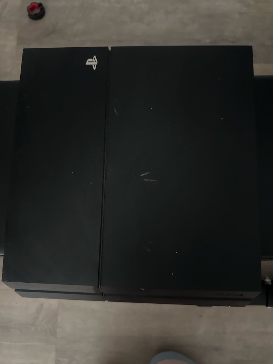 Sony Console: Playstation 4 inkl Witcher 3. & Finalfantasy XV – Usato da Bargen SH venduto da jer_z75w 1