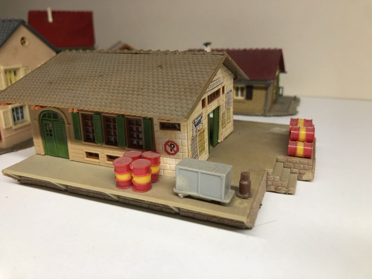 Modellini di ferrovie: Modellhäuser Sammlung, 6 Stück, Spur H0, Eisenbahn Modelle – Usato da Zweidlen venduto da Maerliharo_57 3