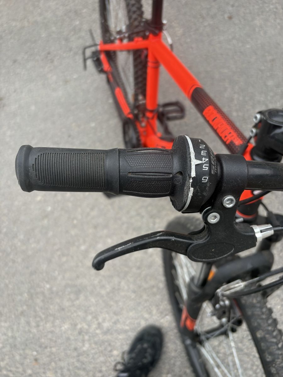 Decathlon Velos: VTT Rockrider 500 de B'Twin 24’’ - Orange, prêt pour l'été! – Gebraucht aus Bière von jojo112 4