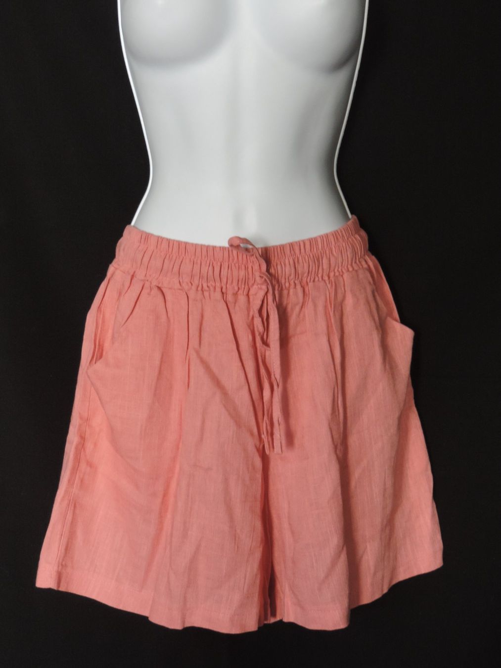 Pantalons: short rose – D'occasion à Genève par Axelle333 4