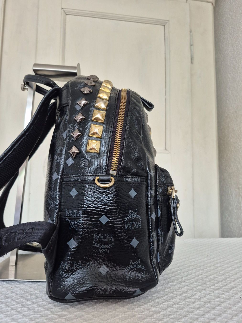 Mcm Zaini: MCM Rucksack mit Nieten – Usato da Dottikon venduto da Pega7 3