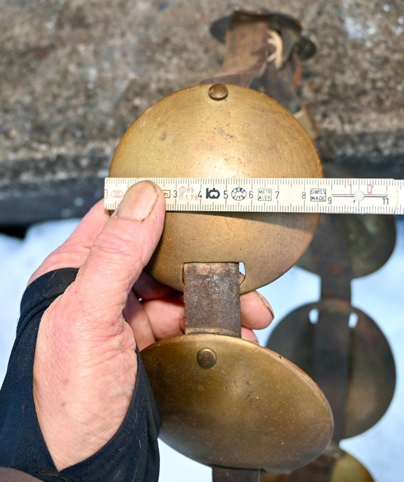 Briglie & Cavezze: Altes PFERDE- ODER KUHGESCHIRR messing Länge 89.5cm – Usato da Pfaffhausen venduto da mono_rec 5