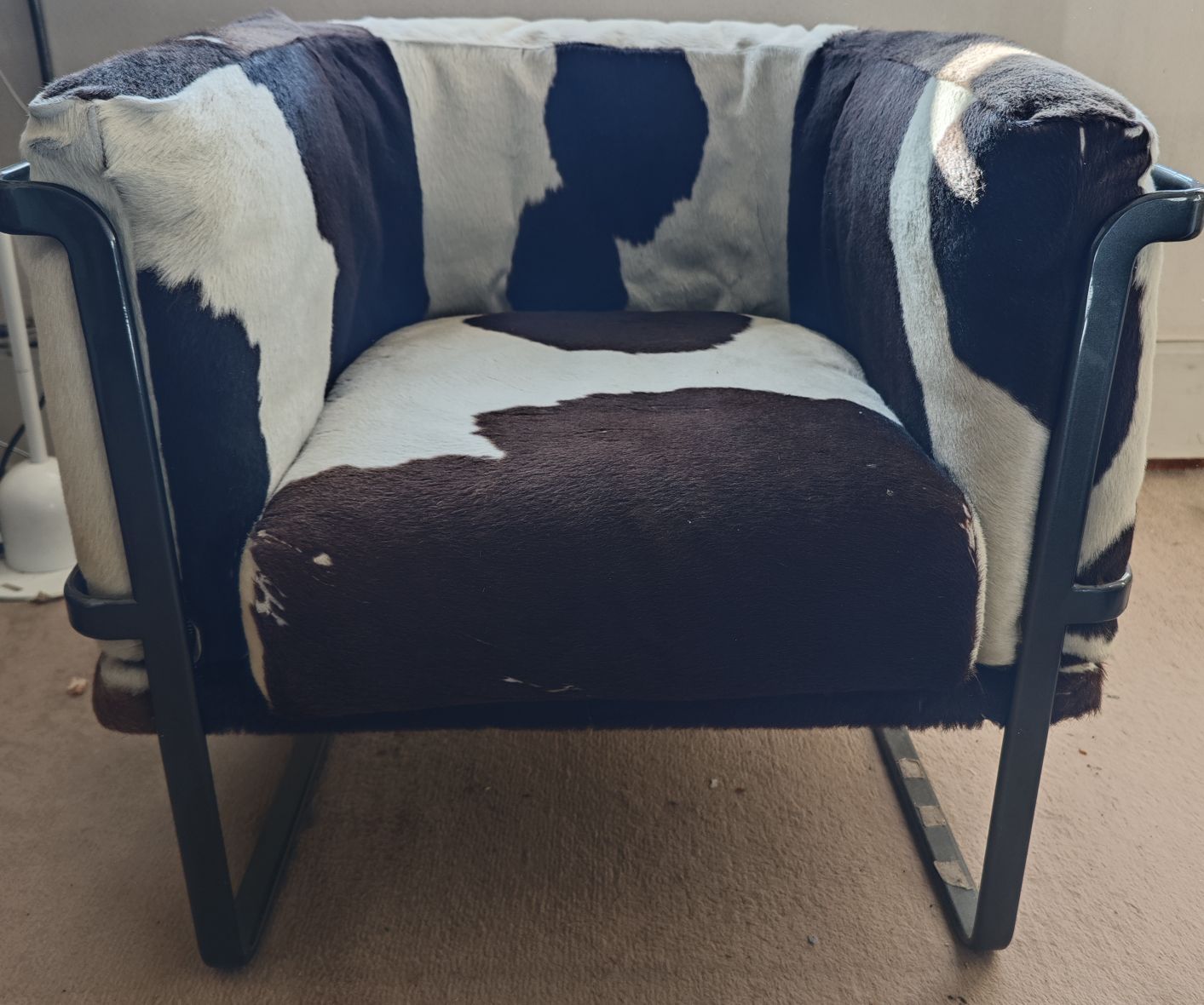 Sedie: Statement Cowhide Chair - Lounge Piece Claudio Salocchi? – Usato da Zollikon venduto da mK_bLly