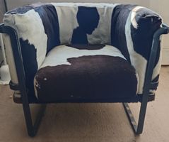 Statement Cowhide Chair - Lounge Piece Claudio Salocchi?