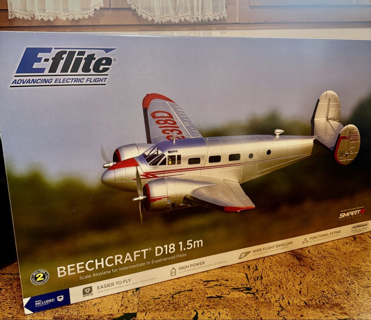 E-Flite Modellismo RC: Beechcraft D18 1.5m BNF Neu – Nuovo e nell'imballaggio originale da Oberwil i. S. venduto da PilotM