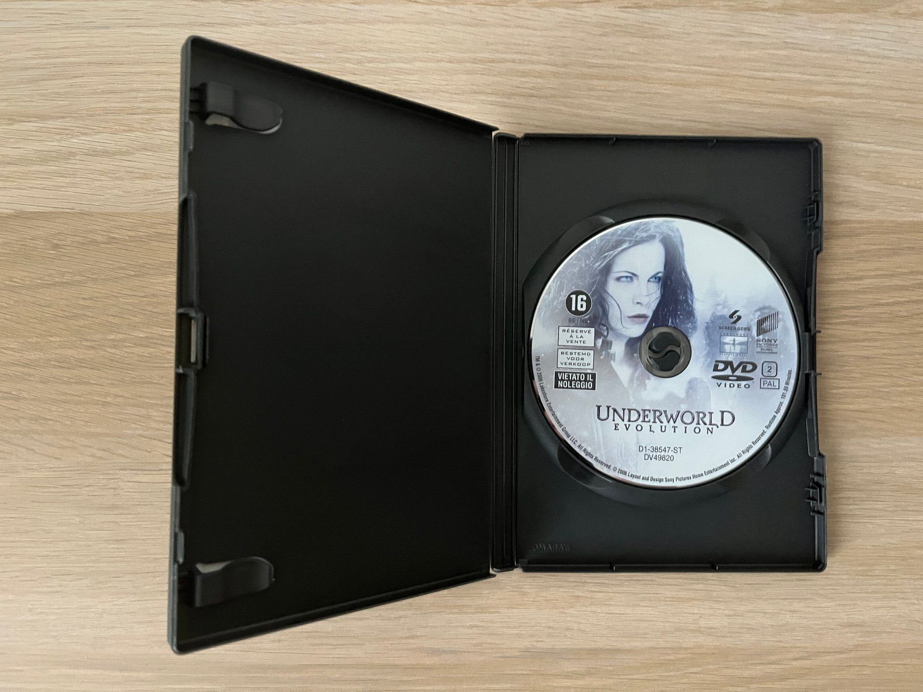 Tutti i DVDs: Underworld, Films 1 à 4 [DVD] – Usato da Petit-Lancy venduto da cinrox 4