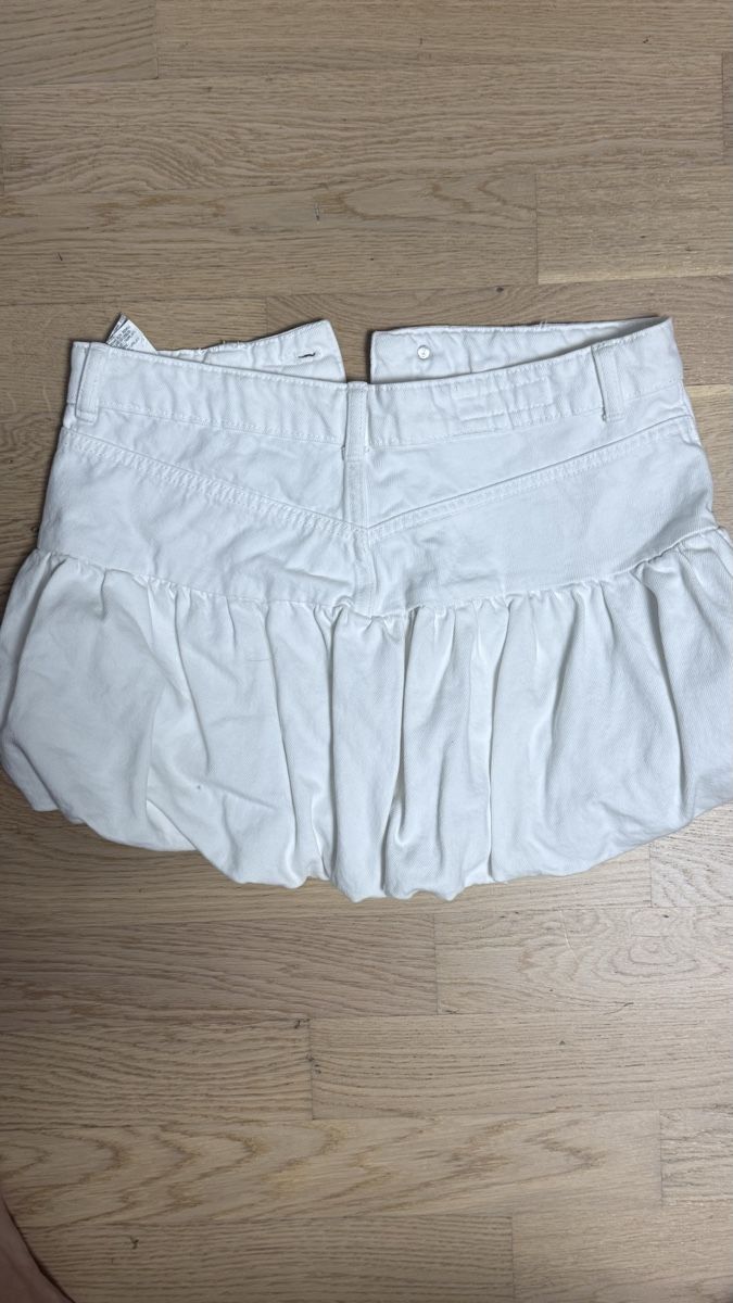 Zara Gonne: Jupe blanche Zara taille S bon état – Usato da Cham venduto da Ezhdoll 2