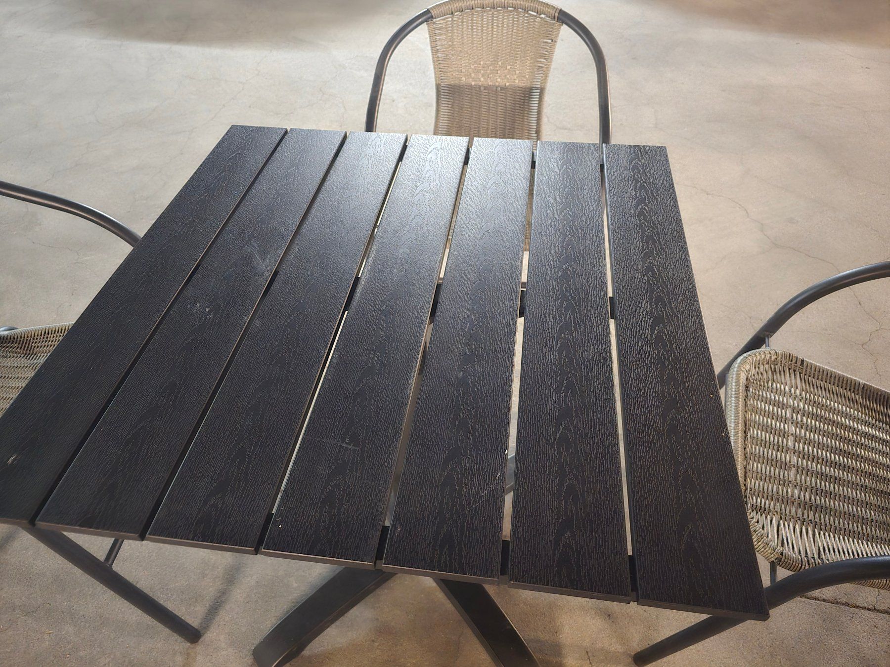 Set di tavolo e panche: Gartenmöbel Tisch mit 4 Stühlen – Usato da Steinen venduto da seb_6m2c 2